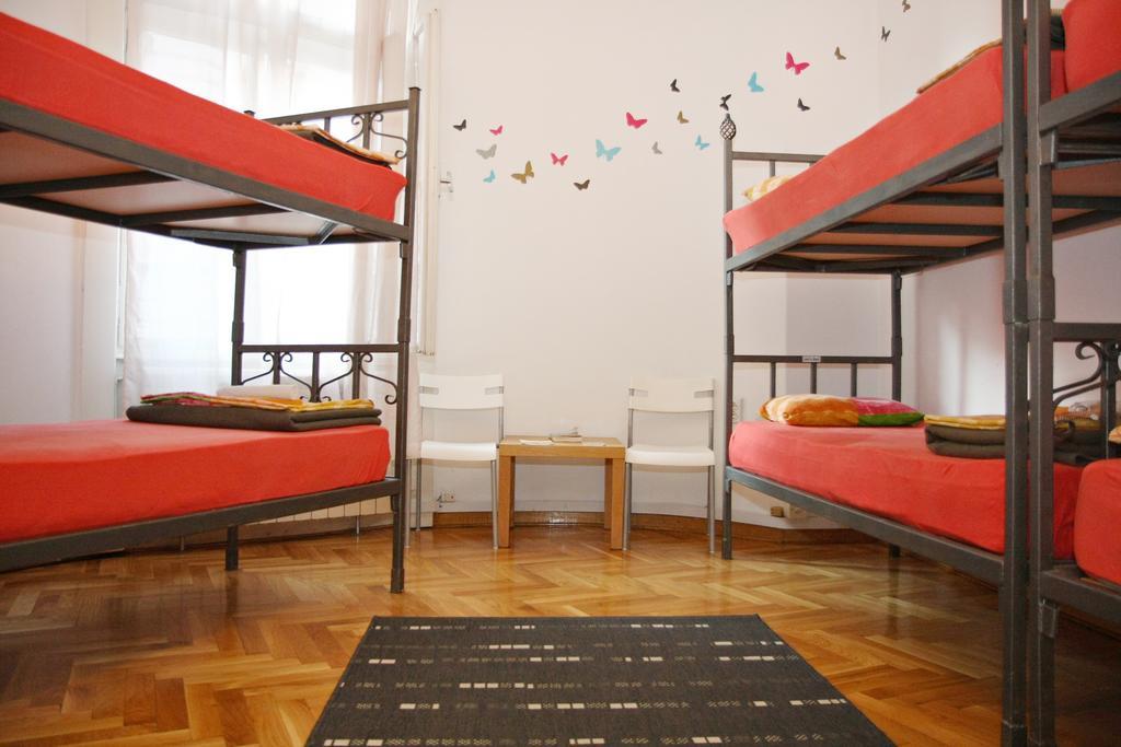 Time Hostel Belgrade Room photo