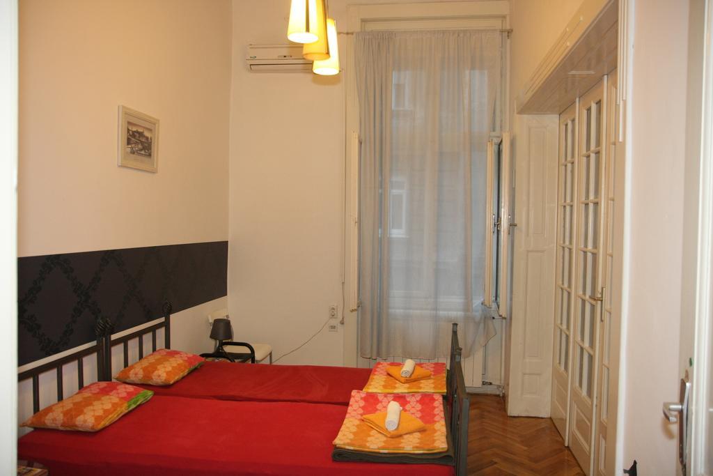 Time Hostel Belgrade Room photo